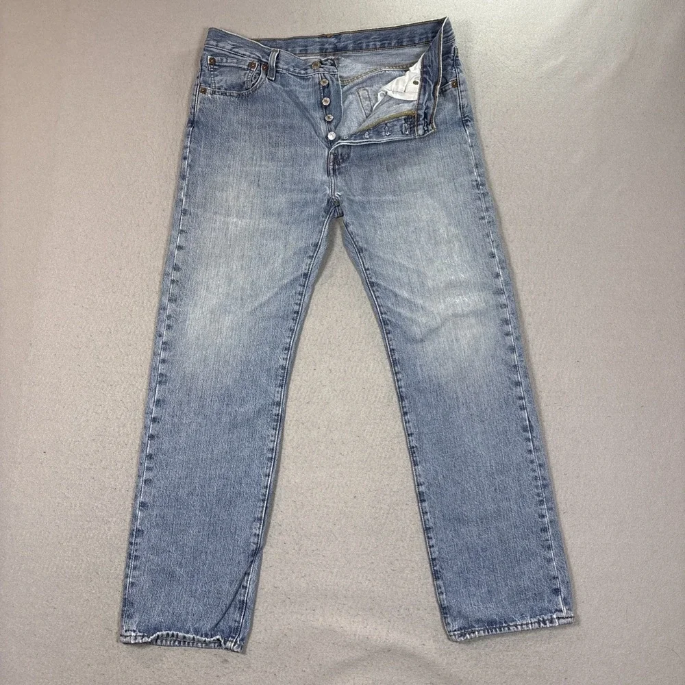 Levis 501 Jeans Mens 34x32 Blue Light Wash Regular Straight Button Fly